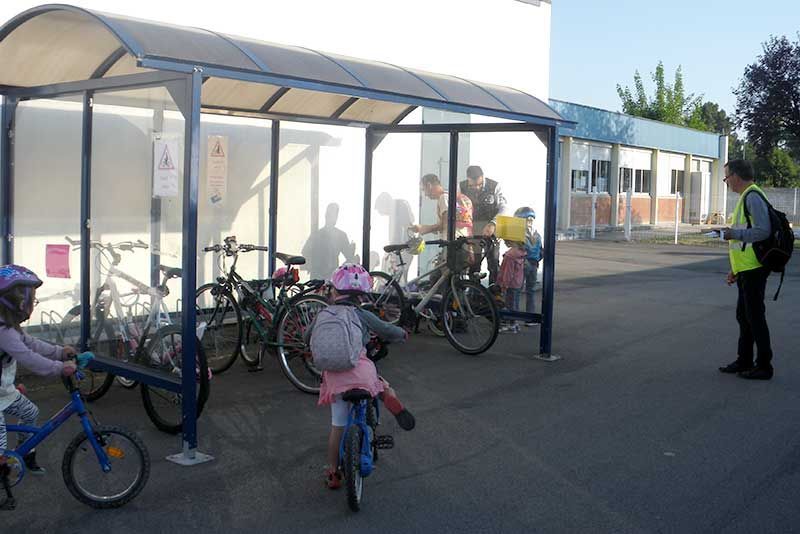 Allons-y à vélo 2015 - Maternelle de Buffebiau